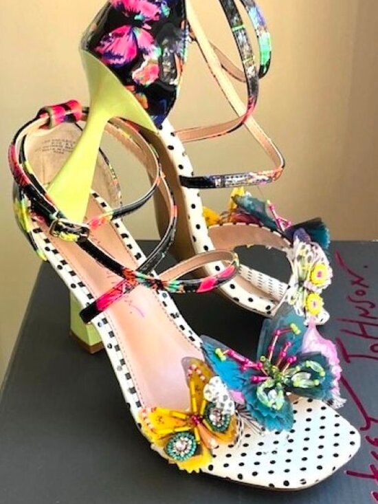 Betsey Johnson LEILAND Black/Multi BUTTERFLIES Sandals - Picture 3 of 8